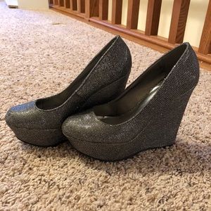 BAMBOO Shoes - ✨Silver/Gray Sparkly Glitter Wedge Platform Heels✨ BAMBOO Shoes - ✨Silver/Gray Sparkly Glitter Wedge Platform Heels✨